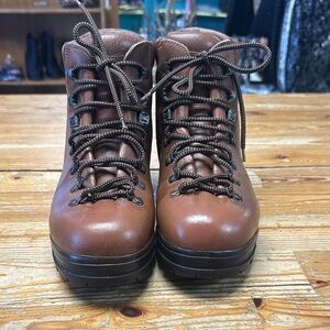 Scarpa Chestnut Lace-Up Boots